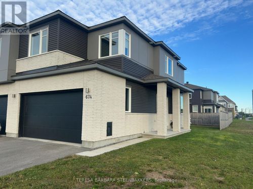 674 E Taliesin Crescent N, Ottawa, ON, K2S2W5 | Card Image