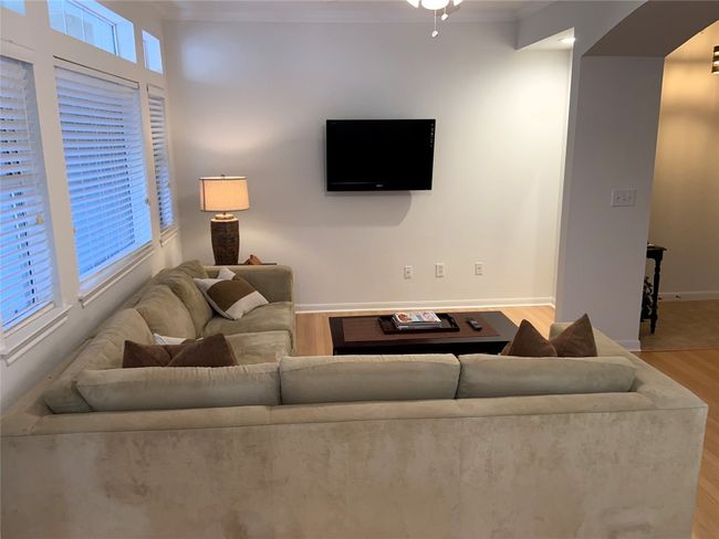 UNIT-623 - 9525 N Capital Of Texas Hwy, Condo with 2 bedrooms, 1 bathrooms and 2 parking in Austin TX | Image 5