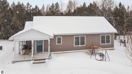 9550 N Manitou Trail, Northport, MI, 49670 | Card Image
