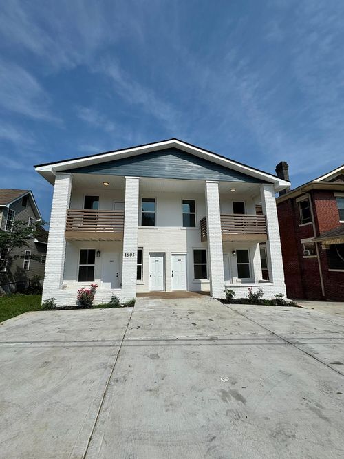 1605 Dodds Ave, Chattanooga, TN, 37404-5429 | Card Image