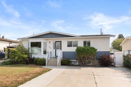 429 6 St Se, Redcliff, AB, T0J2P2 | Card Image