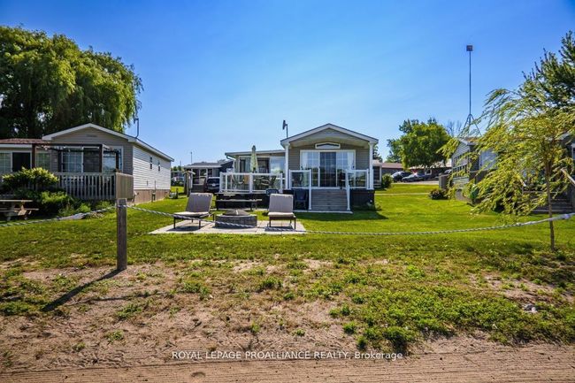486 Cty Rd 18   3 Beachview Lane, House other with 2 bedrooms, 1 bathrooms and 2 parking in Prince Edward County ON | Image 4