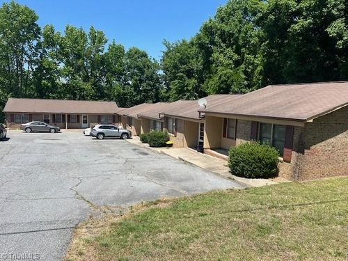 1500 Deep River Rd, High Point, NC, 27265-3429 | Card Image