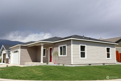 556 Village Drive, House other with 3 bedrooms, 2 bathrooms and 2 parking in Manson WA | Image 3