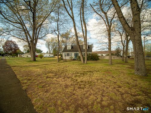 18 Kimberly Cir, North Haven, CT, 06473-1301 | Card Image