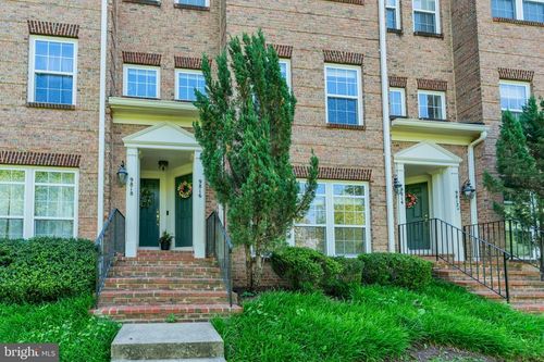 9816 Pickens Pl, MANASSAS PARK, VA, 20111-7000 | Card Image