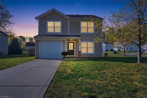 2047 Sonoma Valley Dr, Charlotte, NC, 28214-7703 | Card Image