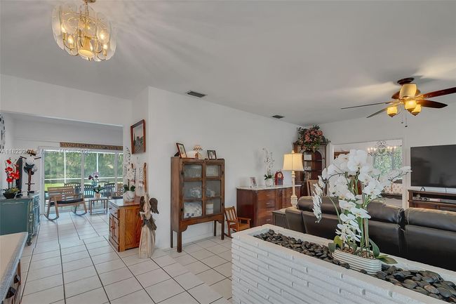 7340 Sw 123 Rd Ter, House other with 5 bedrooms, 3 bathrooms and null parking in Pinecrest FL | Image 4