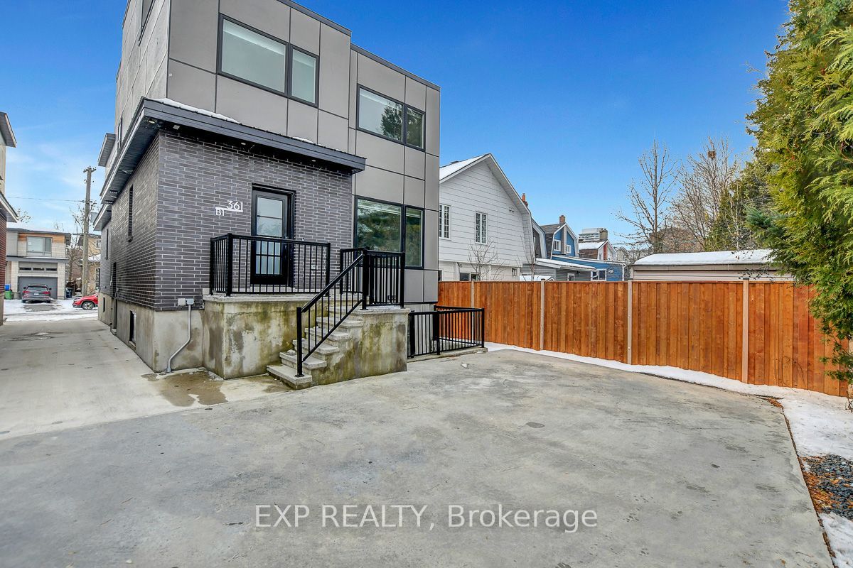 Residential Lease in Carlingwood - Westboro and Area 2