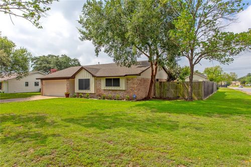 2400 Barak Ln, Bryan, TX, 77802-4634 | Card Image