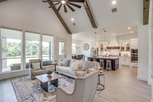 635 Winkler Way, House other with 3 bedrooms, 2 bathrooms and null parking in Springtown TX | Image 10