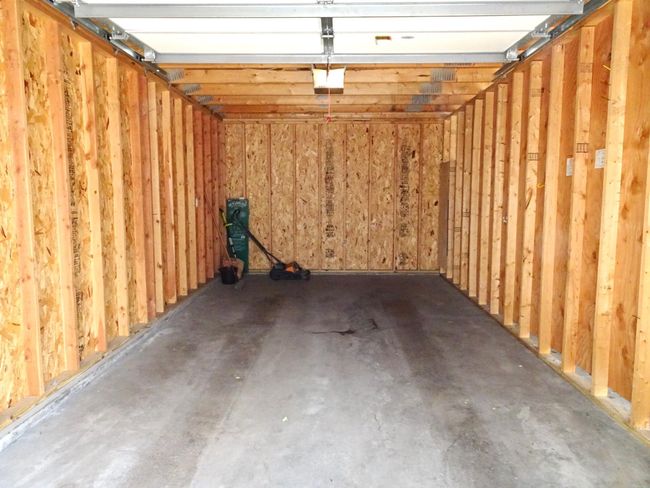 21 ' DEEP 11' WIDE STALLS | Image 25