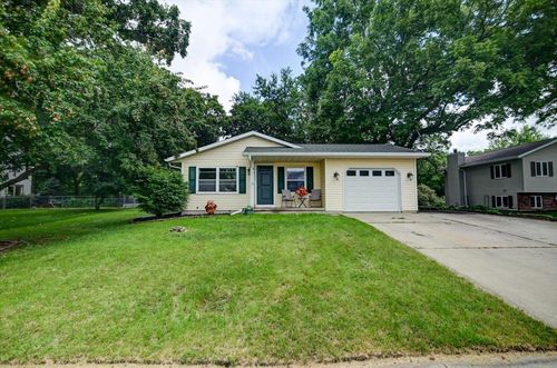 328 N Rutland Avenue, Brooklyn, WI, 53521 | Card Image