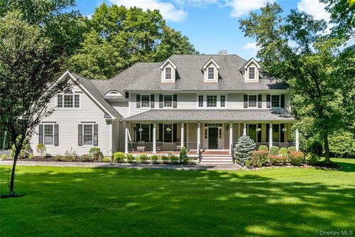 1985 Hunterbrook Rd, Yorktown Heights, NY, 10598-6233 | Card Image