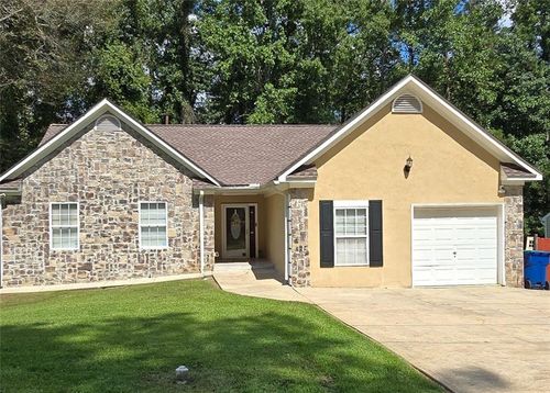 8505 Garvey Dr, Fairburn, GA, 30213-4200 | Card Image