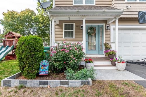 78 Scott St, Attleboro, MA, 02703-7961 | Card Image