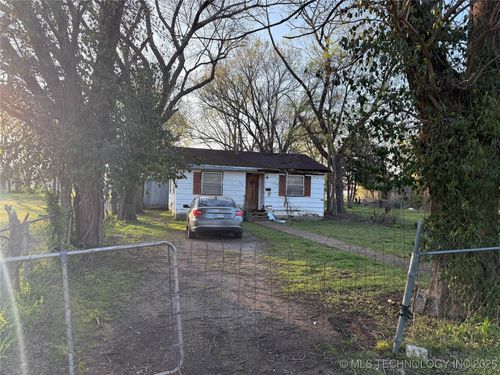 335 S 4th St, Vinita, OK, 74301-4311 | Card Image