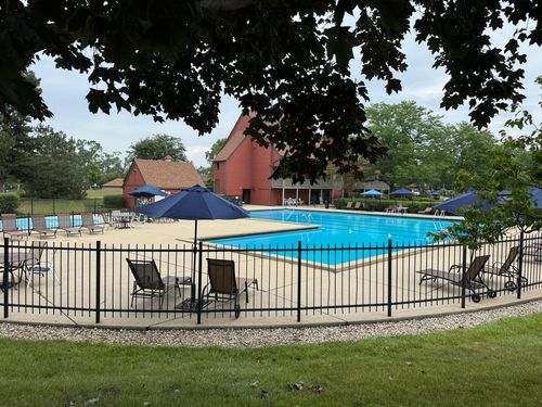 1502 Anderson Ln, Buffalo Grove, IL, 60089-1207 | Card Image