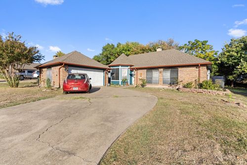 5422 Peninsula Way, Garland, TX, 75043-4289 | Card Image