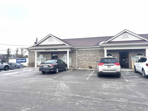 c-and-d-3645 N Briarwood Ln, Muncie, IN, 47304-5337 | Card Image