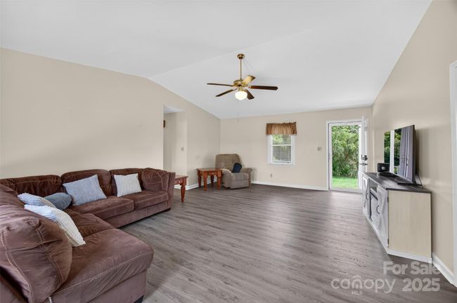 Living Room | Image 5