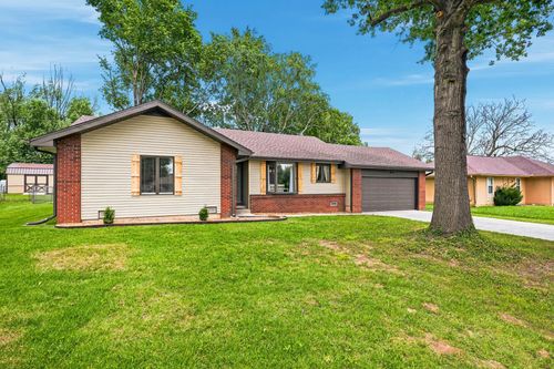 3643 W State St, Springfield, MO, 65802-5782 | Card Image
