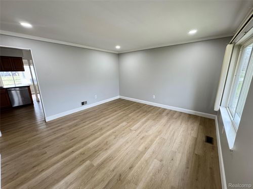 48118 Forbes Dr, Chesterfield, MI, 48047-2271 | Card Image