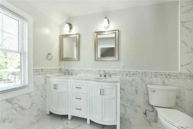 10 Dunes Ln, Home with 4 bedrooms, 4 bathrooms and null parking in Port Washington NY | Image 9