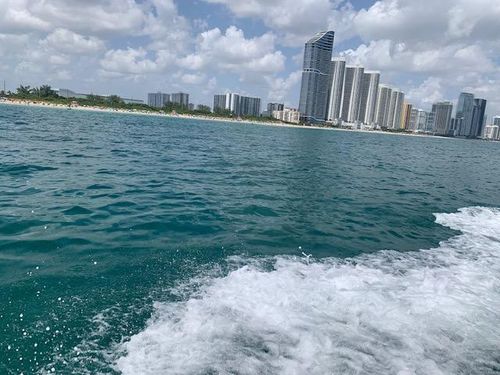 16531 Ne 35th Ave, North Miami Beach, FL, 33160-3878 | Card Image