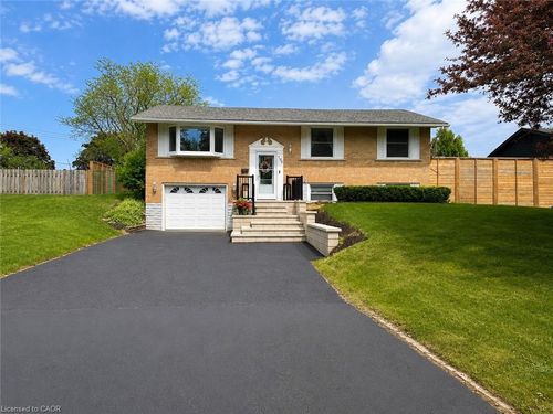 107 Rosslinn Rd, Cambridge, ON, N1S3K3 | Card Image