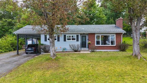 135 Chelsea Crt, New Glasgow, NS, B2H1V5 | Card Image