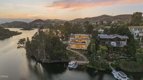 2112 Trentham Rd, Lake Sherwood, CA, 91361-5129 | Card Image