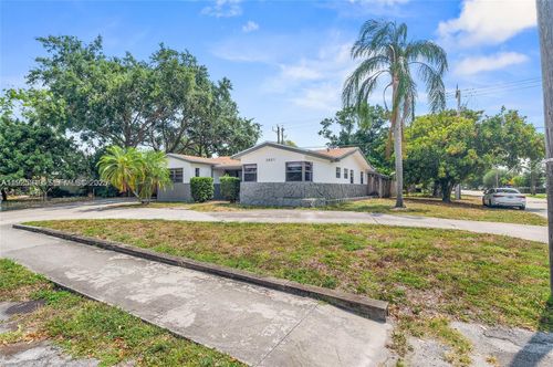 3801-3801 N 66th Ave, Hollywood, FL, 33024-1933 | Card Image