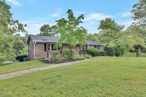 902 Ringdove Ln, Greeneville, TN, 37743-6144 | Card Image