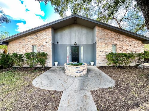 4002 Richwood Cir, Corpus Christi, TX, 78410-2831 | Card Image