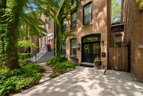 706 S Ada St, Chicago, IL, 60607-4122 | Card Image