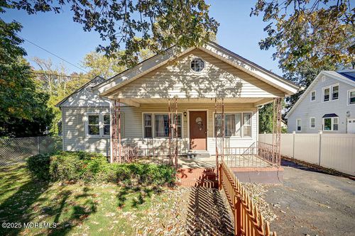 108 W Concourse, Keyport, NJ, 07735-5318 | Card Image