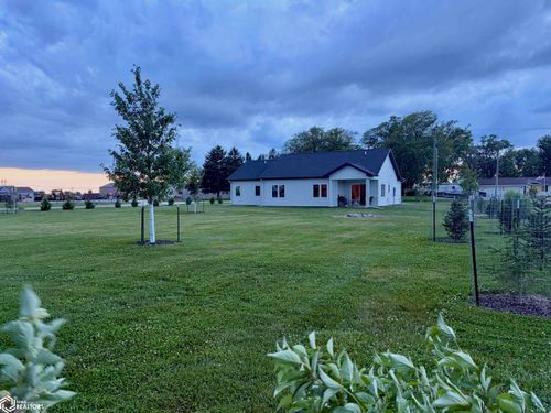 839 S 3rd St, Montezuma, IA, 50171-1007 | Card Image