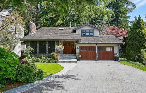 2857 Violet St, North Vancouver, BC, V7H2L7 | Card Image