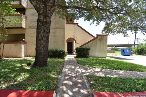 apt-707-6100 Woodlake Pkwy, San Antonio, TX, 78244-1423 | Card Image