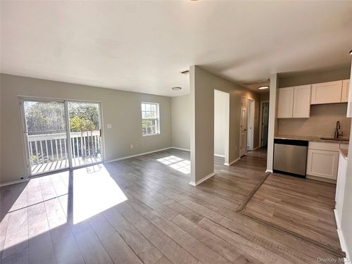 apt-2-82 High St, Chester, NY, 10918-1292 | Card Image