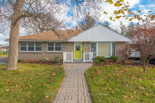 872 Western Ave, Peterborough, ON, K9J5V9 | Card Image