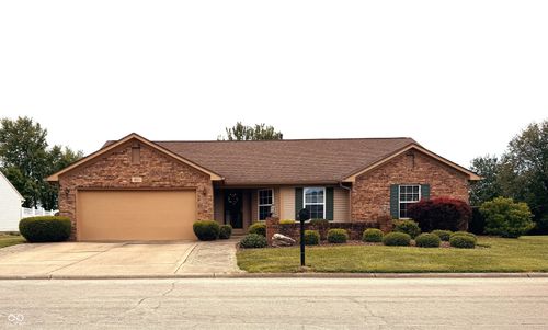 811 E Fleetwood Drive, Greensburg, IN, 47240 | Card Image