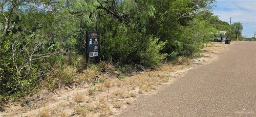 5323 Pascual, ZAPATA, TX, 78076 | Card Image