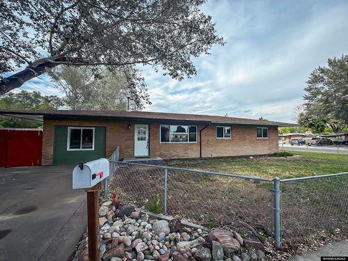 118 E Sunset Dr, Riverton, WY, 82501-2559 | Card Image