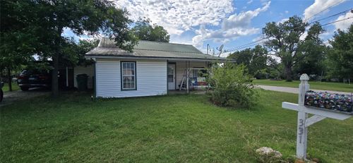 331 N 5th St, Jacksboro, TX, 76458-1624 | Card Image