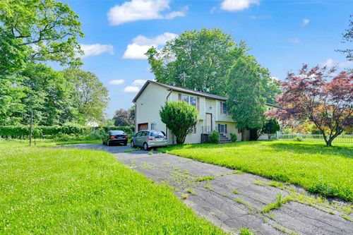 18 Hazel Ct, Spring Valley, NY, 10977-4519 | Card Image