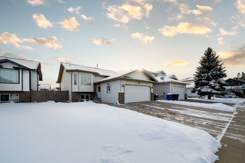 593 Stark Way Se, Medicine Hat, AB, T1B4P6 | Card Image