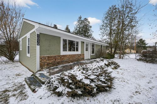 1059 Dunleavy Dr, Highland, MI, 48356-2164 | Card Image