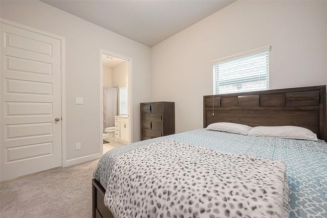 29042 Hauter Way, House other with 4 bedrooms, 4 bathrooms and 3 parking in Fulshear TX | Image 16